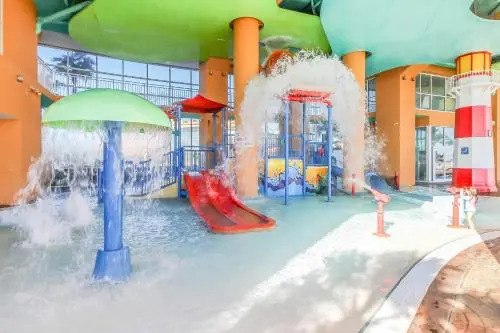 Splash Resort 907W