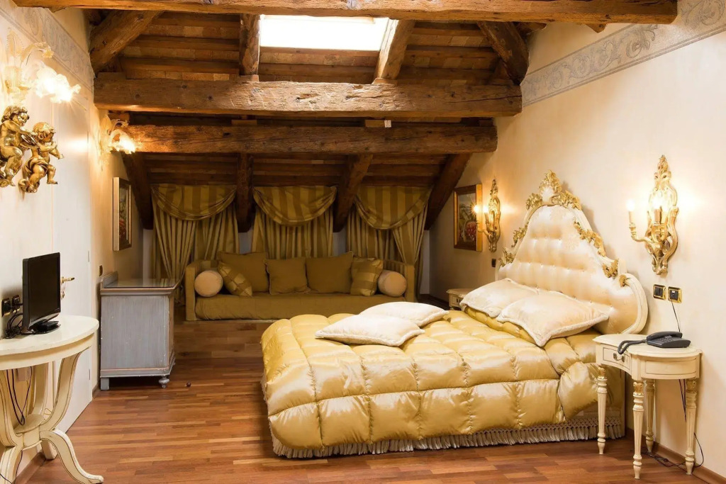 The Foscarini