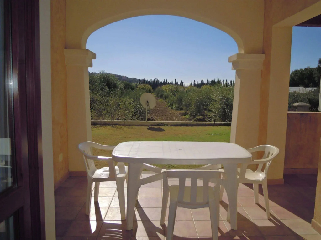 Le Domus De Chia