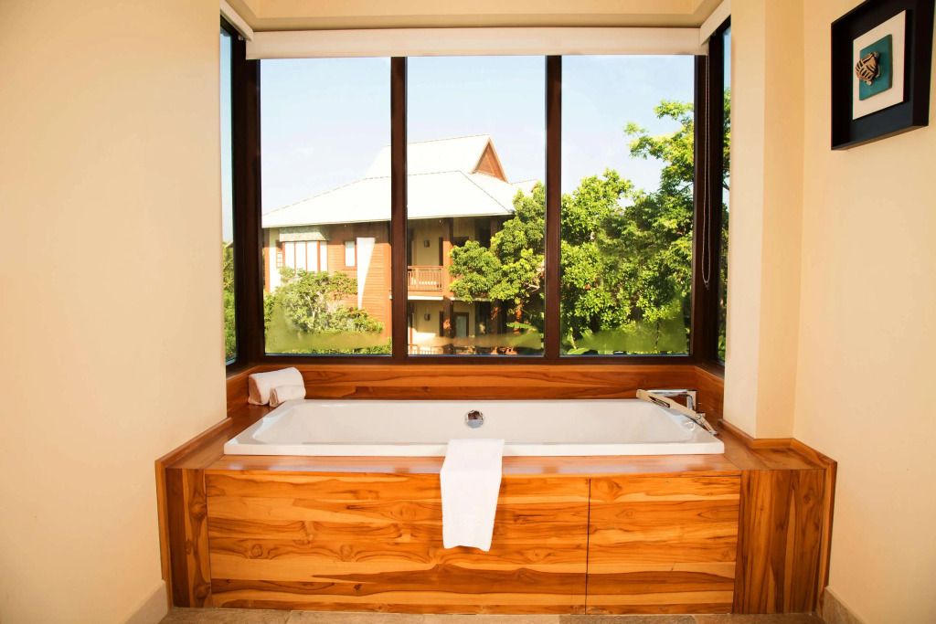 Indura Beach & Golf Resort, Curio Collection by Hilton
