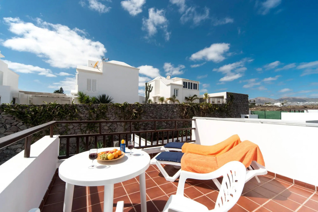 Villa Julianne 3 Heated Private Pool Walk to Beach A C Wifi Car Not Required - 2571