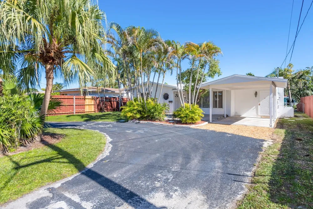 3658 NW 18th Ave Home 2 Bedrooms 2 Bathrooms Home