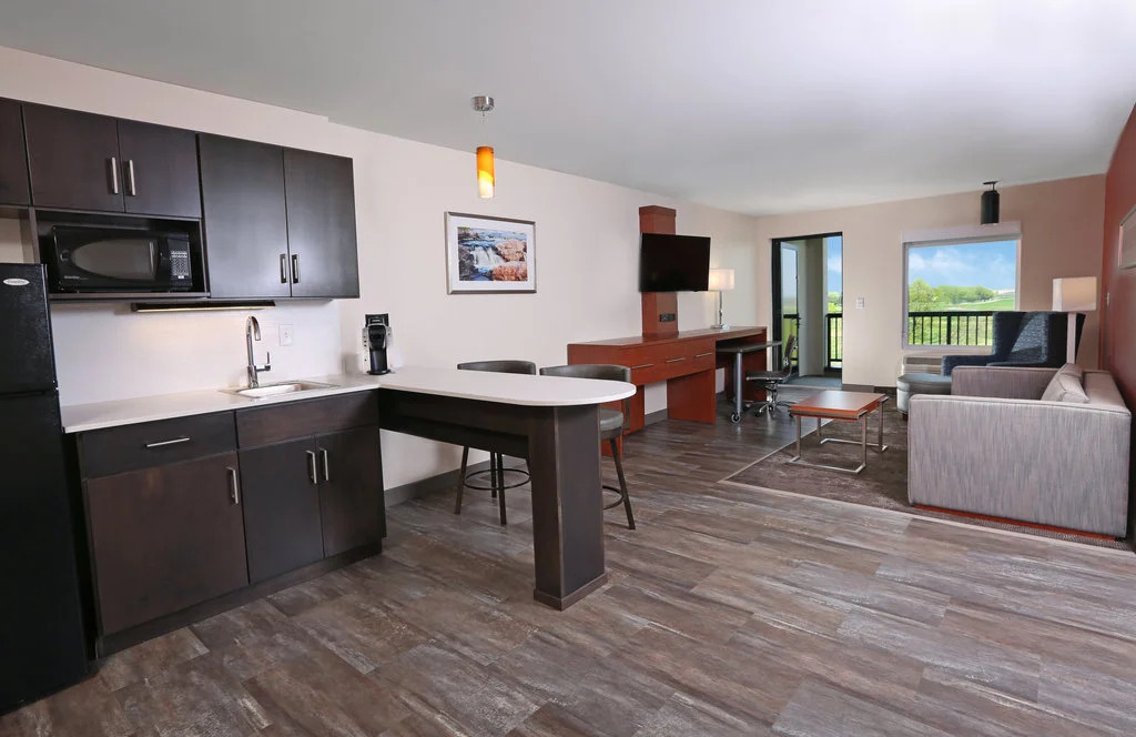 Holiday Inn & Suites Sioux Falls - Airport by IHG
