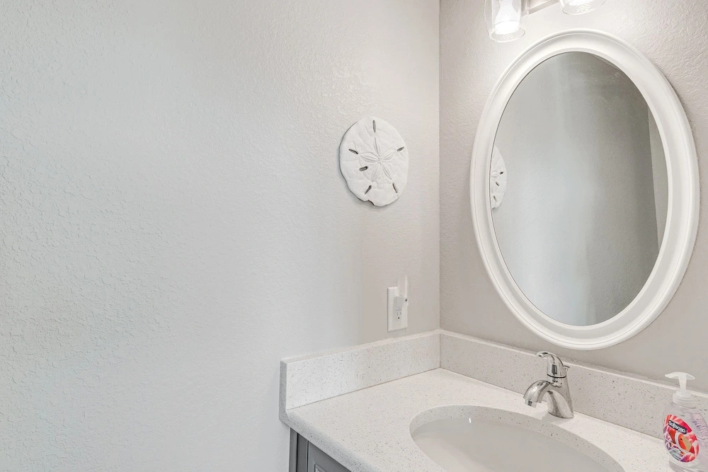 Englewood Vacation Rental ~ 2 Mi to Beach!