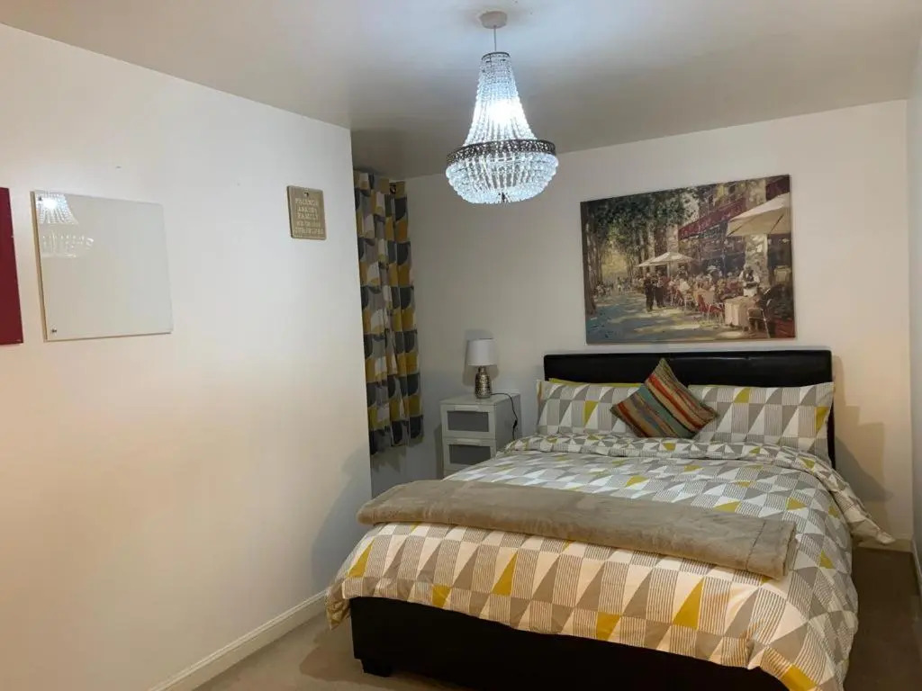 Holland Drive 2 Bedroom Flat (Adults Only)