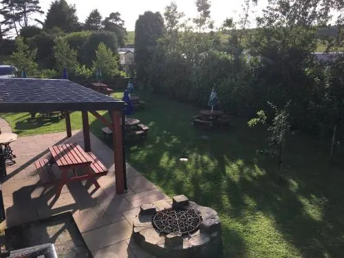 Redwell Inn