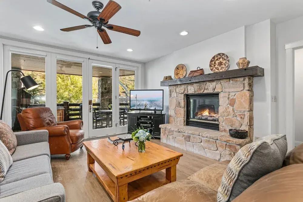 Trail's End Lodge at Deer Valley Resort - Two Bedroom Residence with Den and Spa #103 2 Condo