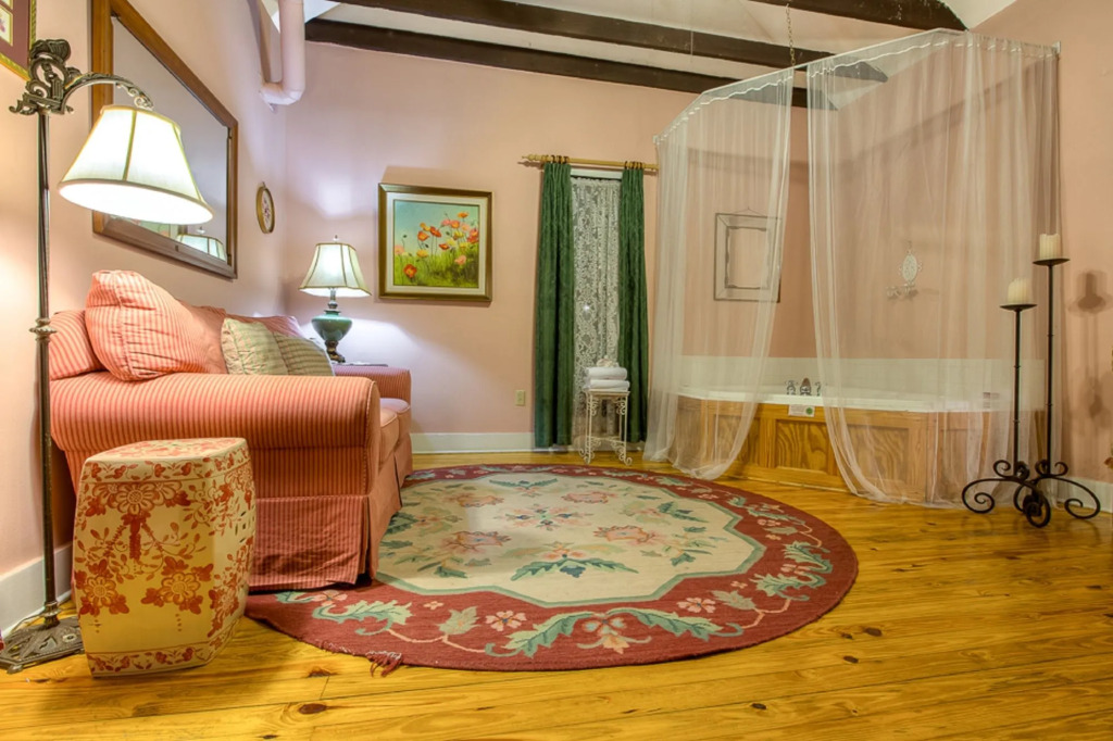Sweetwater Branch Inn