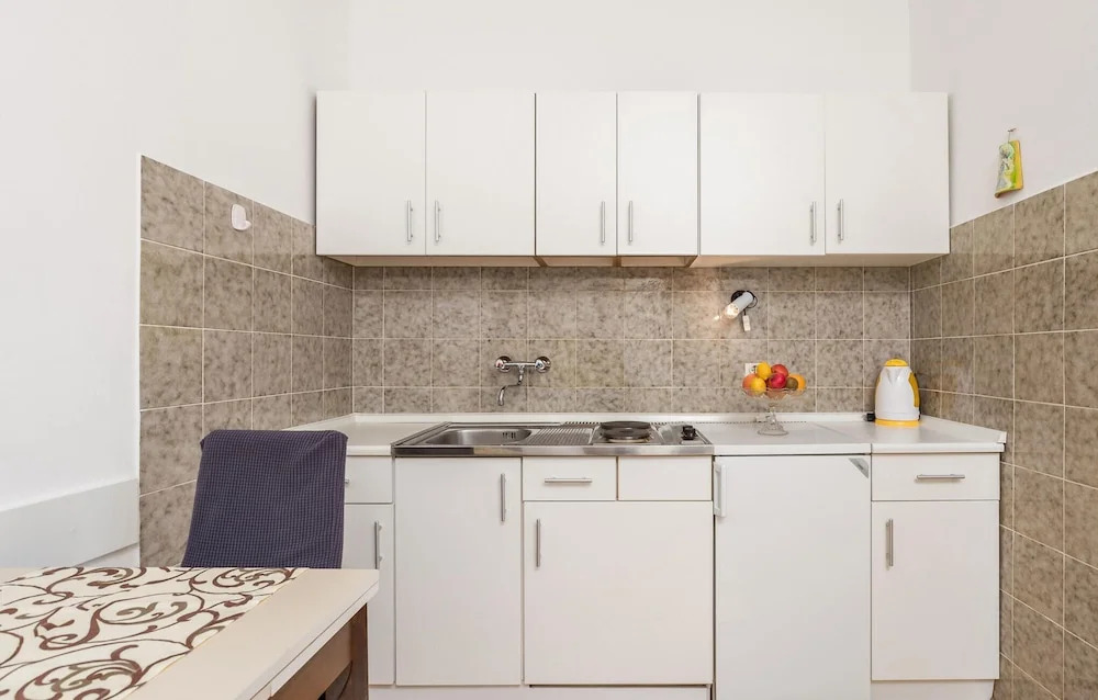 Beautiful Apartment in Omisalj With 1 Bedrooms and Wifi