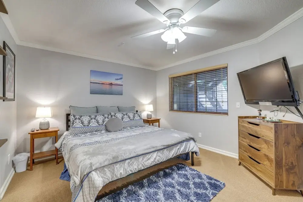 Walk to Park: Scottsdale Condo w/ Community Pool!