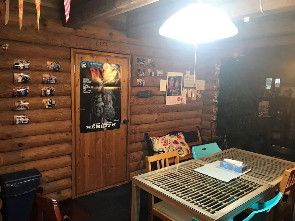 Guest House Long Island - Hostel