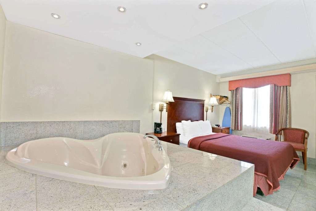 TraveIodge by Wyndham Parsippany