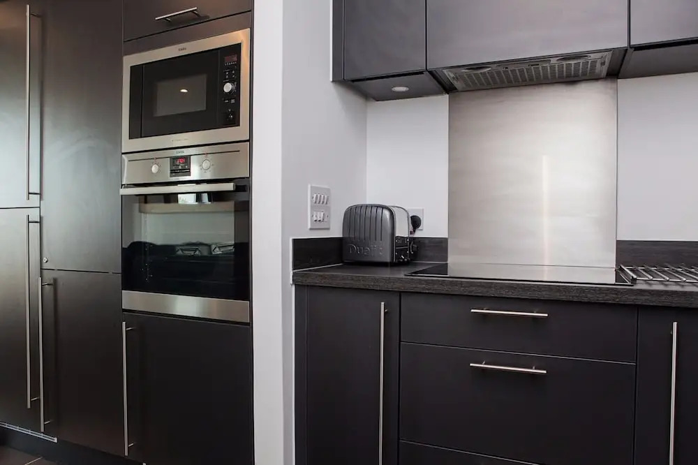 1 Bed Apt Near Canary Wharf London City Centre