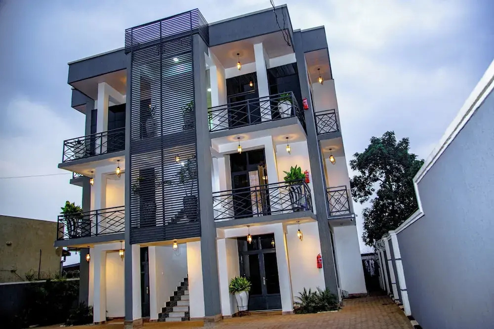 Apartment - Sleeps 4 - Parking - Balcony