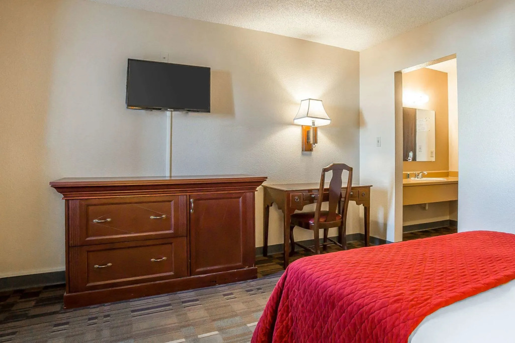 Rodeway Inn Cheyenne I-80 East