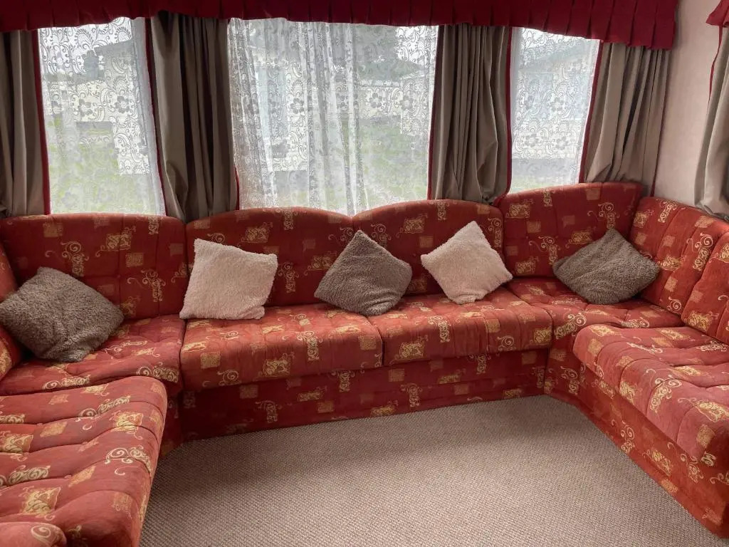 Lovely 3 bedroom 8 berth caravan in Rhyl