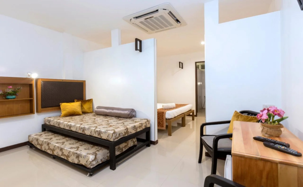 The Lantern Hostel and SPA