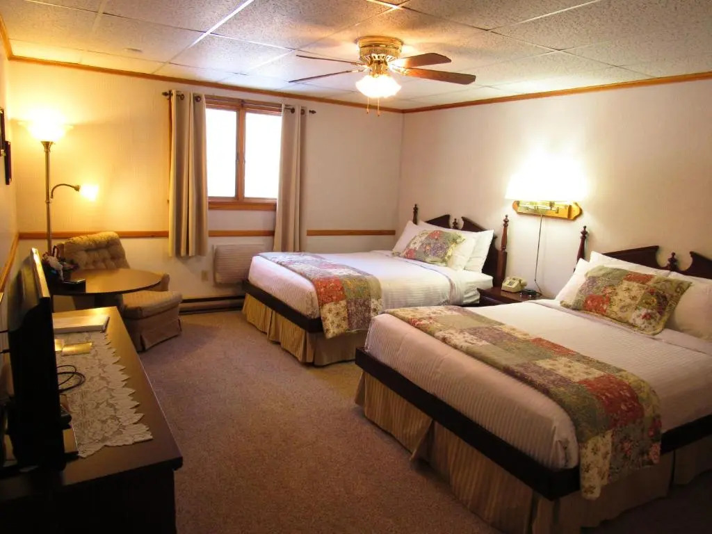 Carlsons Lodge