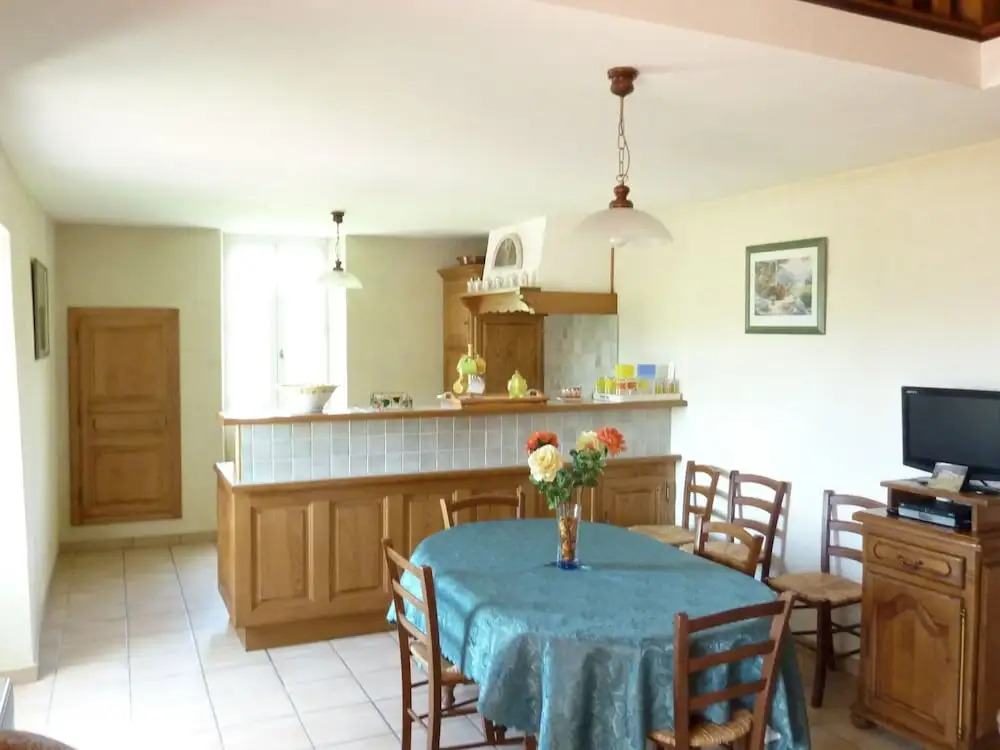 Cozy Family Home in Saint-pons