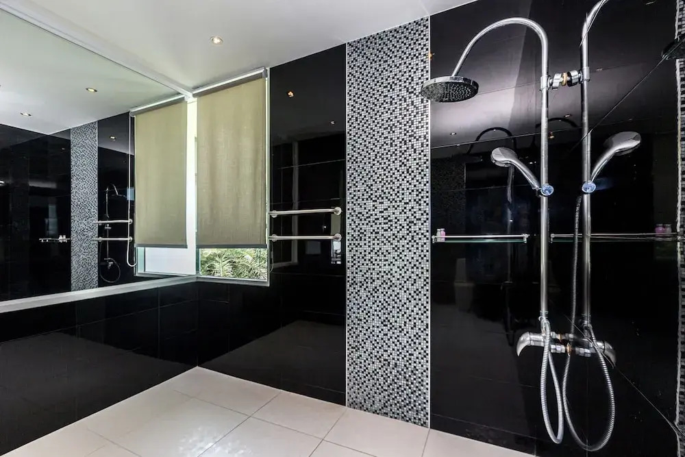 Unique Pool Villa with 5 Bedrooms and Sea View PM-C1