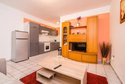 Apartments Ljubica 2424
