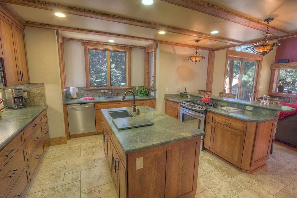 Gardner Mtn Gathering Place by Lake Tahoe Accommodations