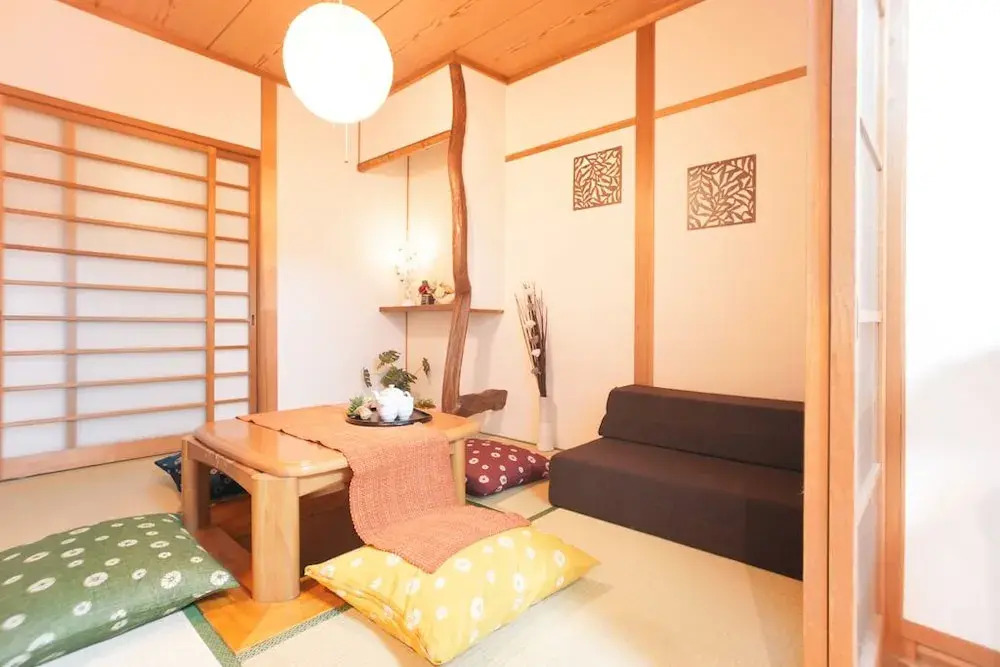 Tsurumibashi House