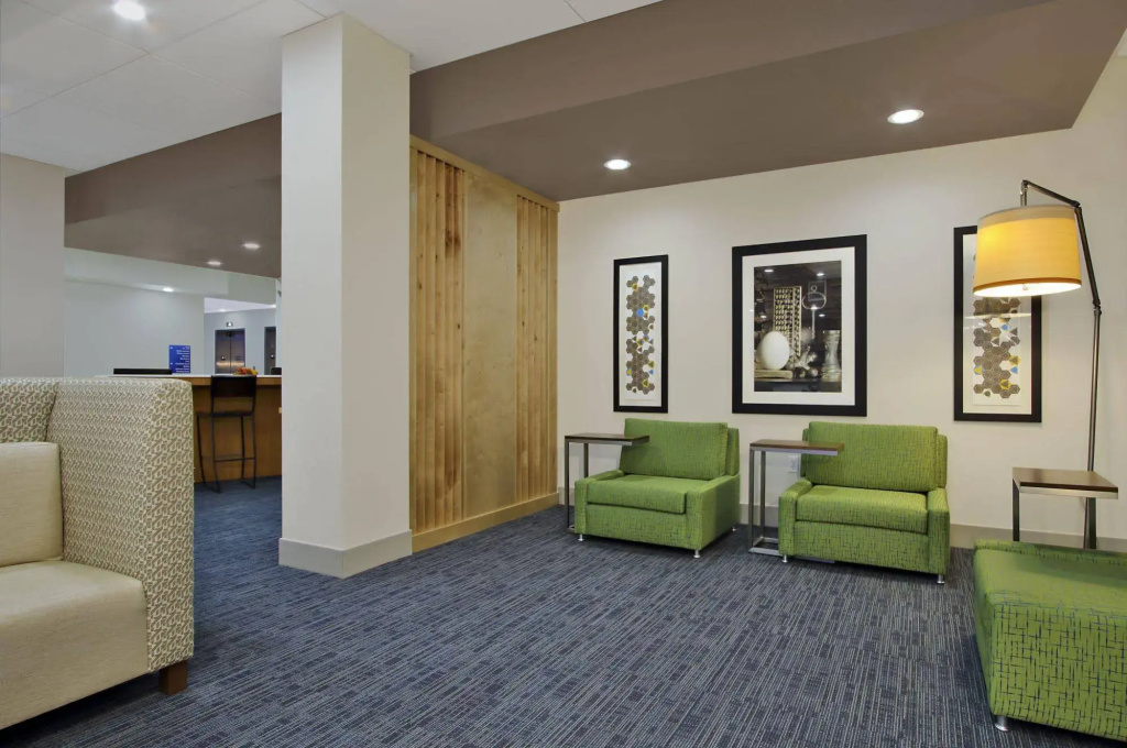 Holiday Inn Express & Suites - Brookshire - Katy Freeway by IHG