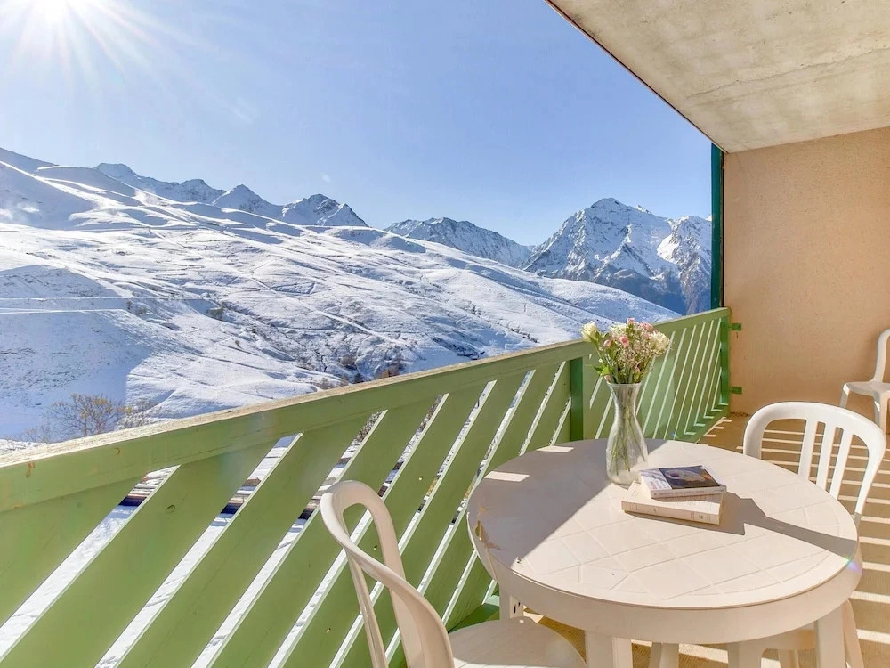 Alpine Base in Auris-en-oisans