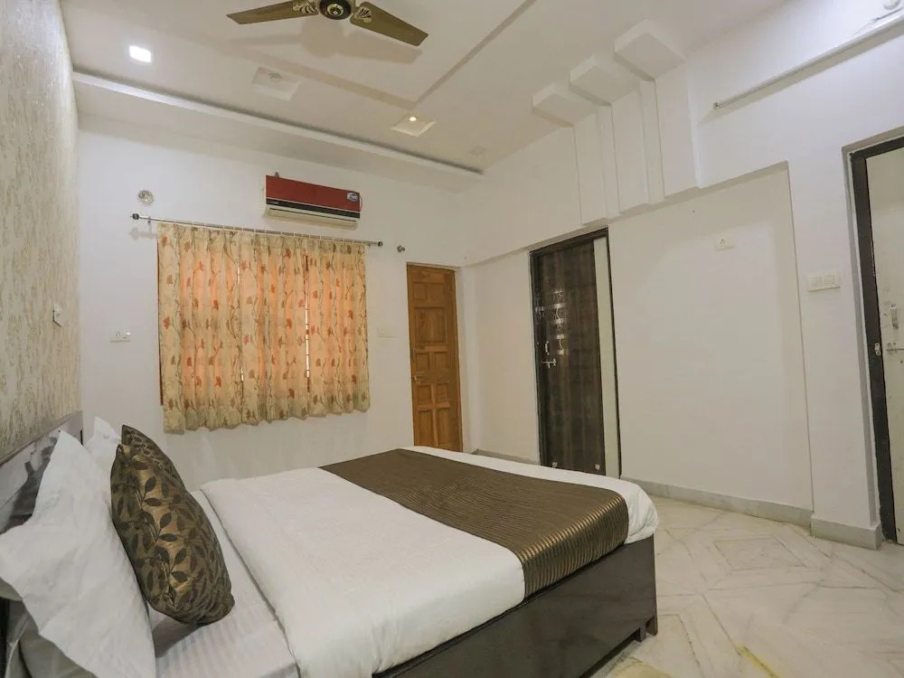 OYO 10287 Home 3BHK Villa near Lake City Mall