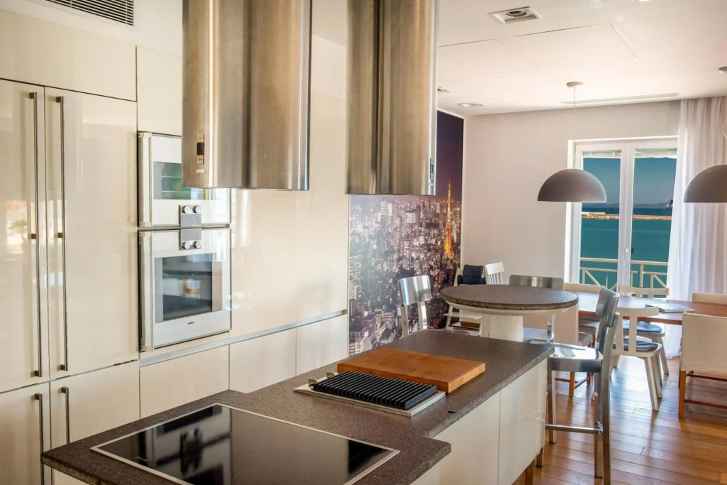 Sideratos Sea View City Apartment