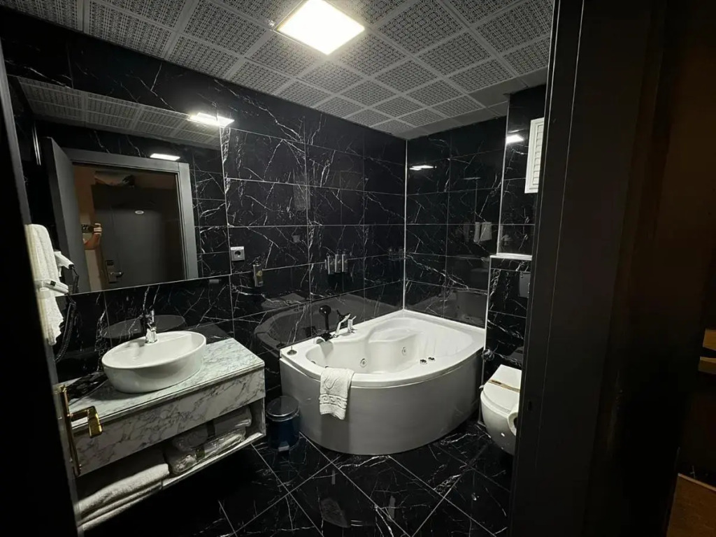 Royal Anka Hotel