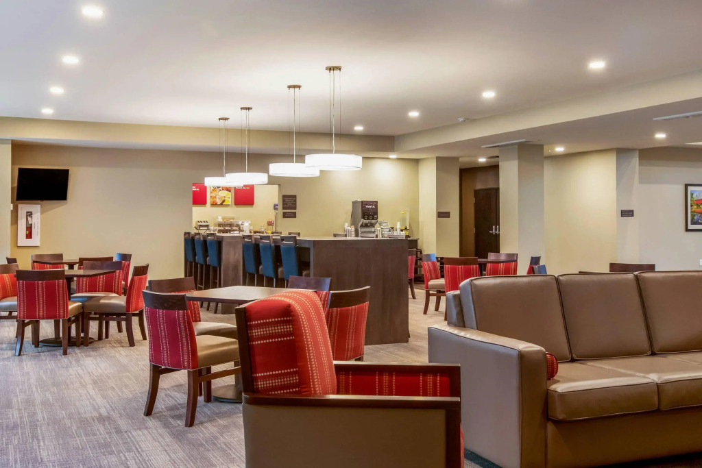 Comfort Suites Wooster near University Campus