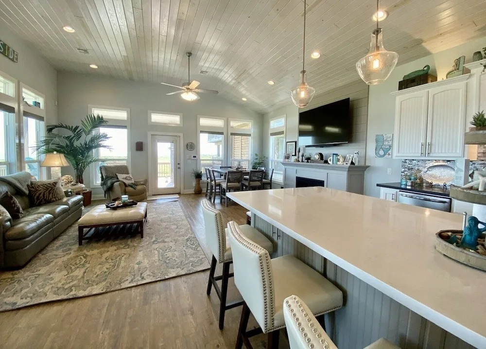 The Salty Mermaid 3 Bedroom Home by Redawning