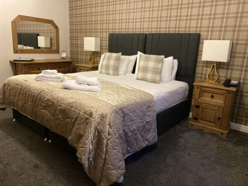 The Oaks Hotel
