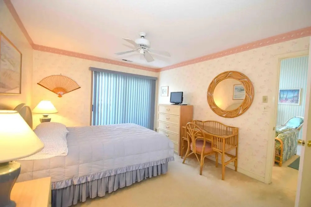 Seascape-heron Harbour 204-4 2 Bedroom Condo by RedAwning