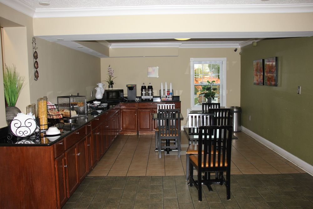Quarters Inn & Suites