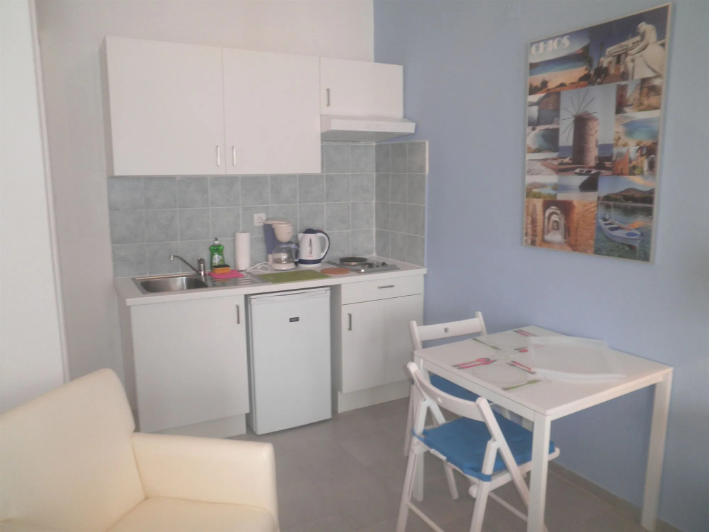 Seafront Studios and Apartments