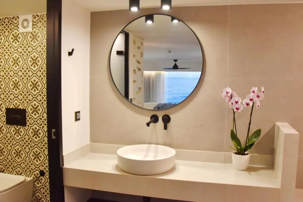 Calla Luxury Seafront Suites