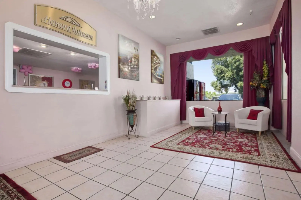 Studio 6 Suites Stockton, CA Waterfront
