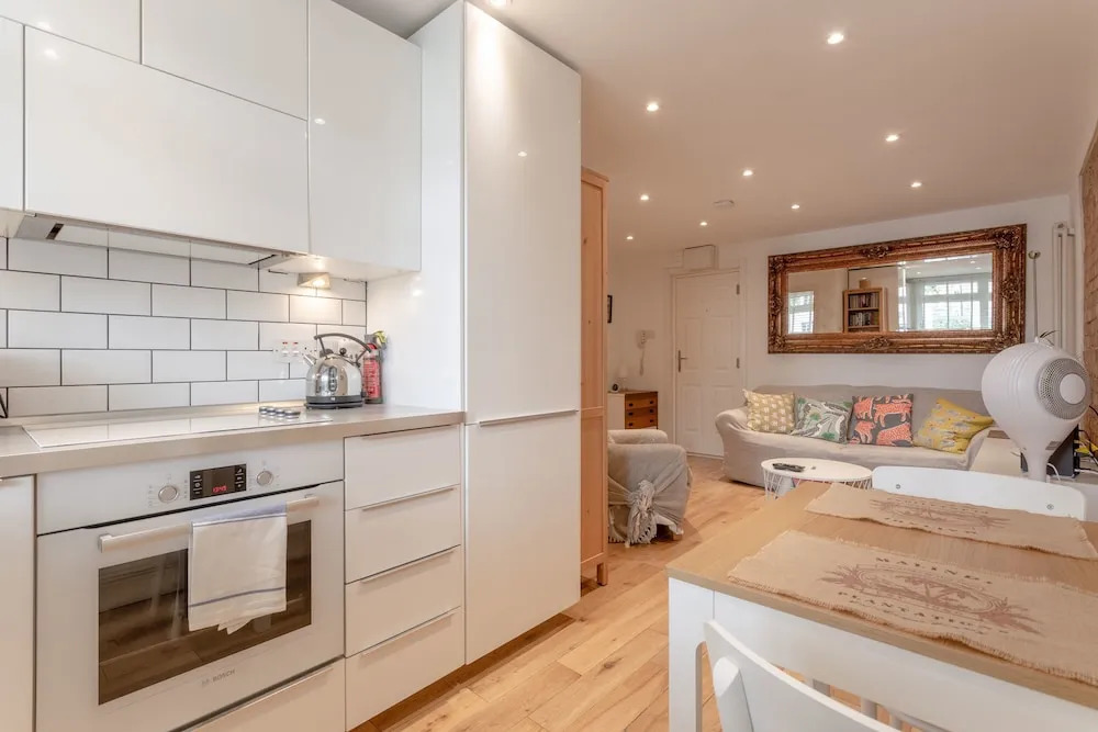 1 Bedroom Apartment Near South Bank