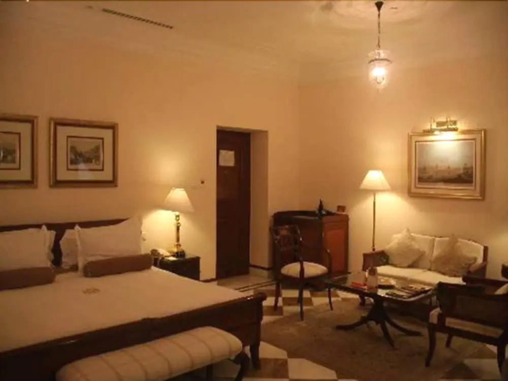 Palette by CheckIn Royal Retreat Delhi Formerly Imperial Villas
