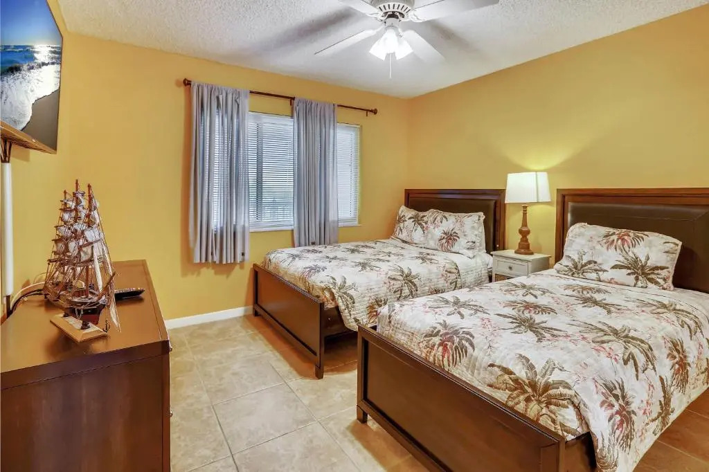 Land's End 4-306 Bay Front - Premier