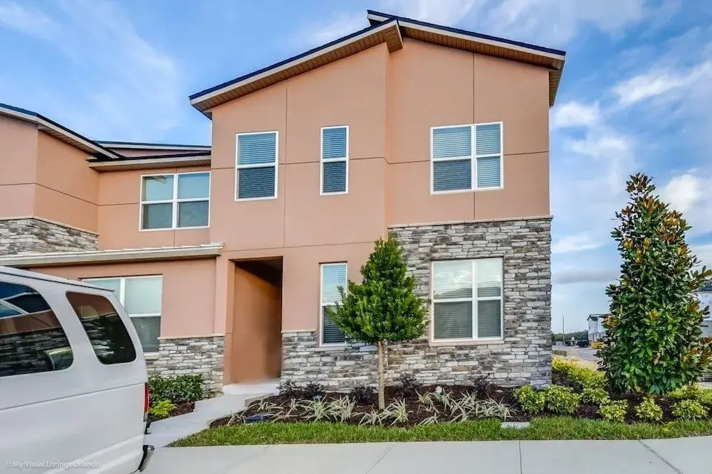 Orlando Newest Resort Community Town Home 5 Bedroom Townhouse by Redawning