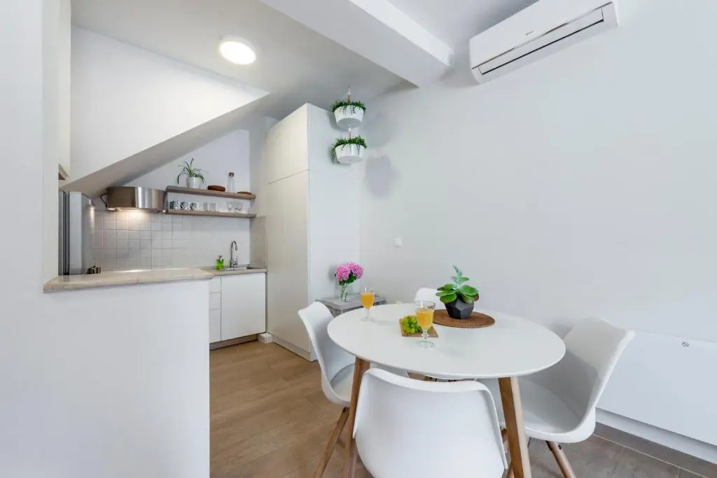 51 Street Apartment