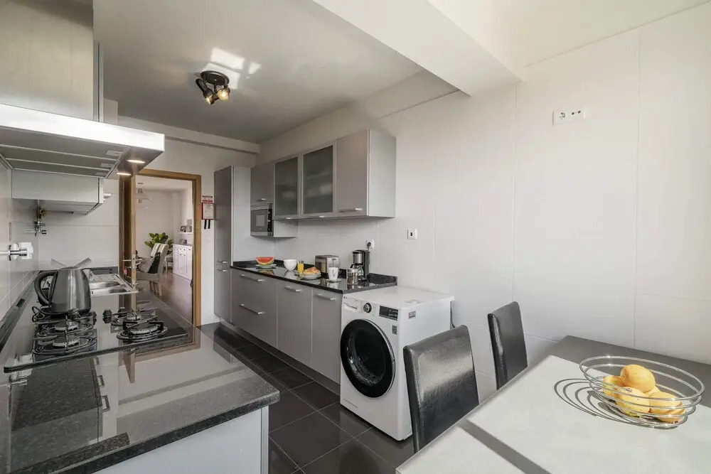Apartment With Pool and Gym, Piornais Residence I