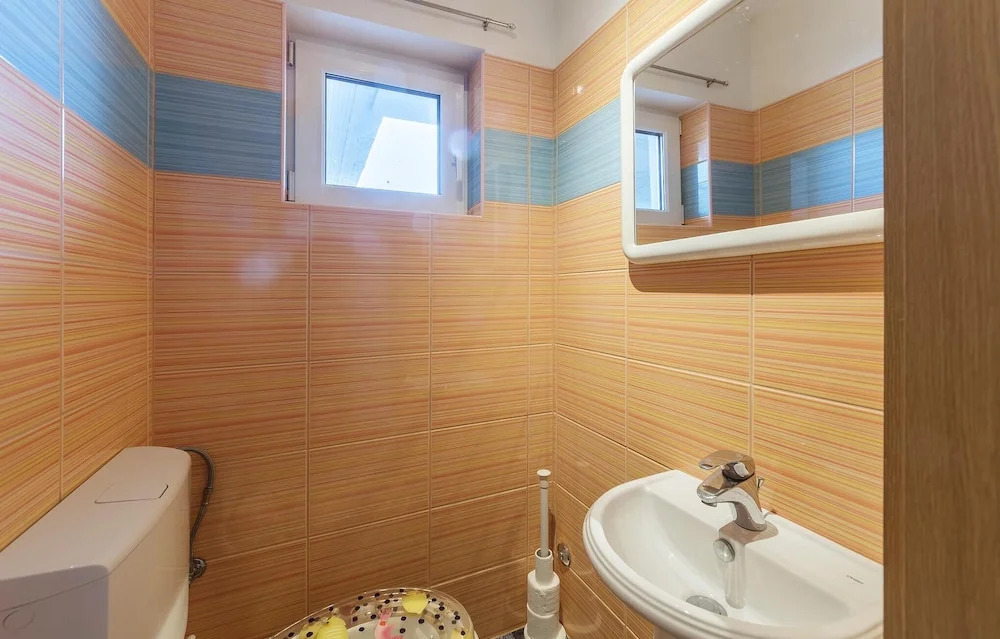 Stunning Apartment in Fazana With Wifi and 3 Bedrooms