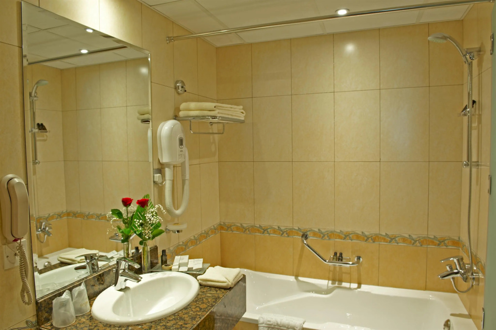 Golden Tulip Sharjah