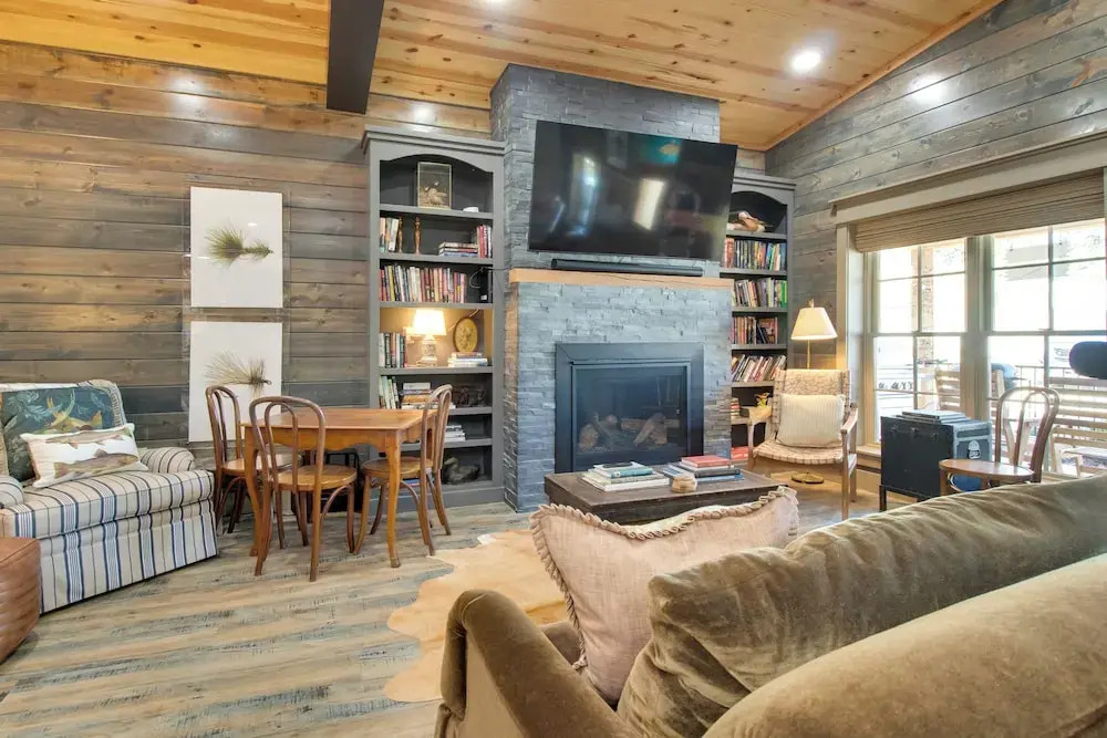 Fly Fishers Paradise: Getaway Near White River!