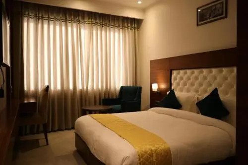 Hotel Highway Inn